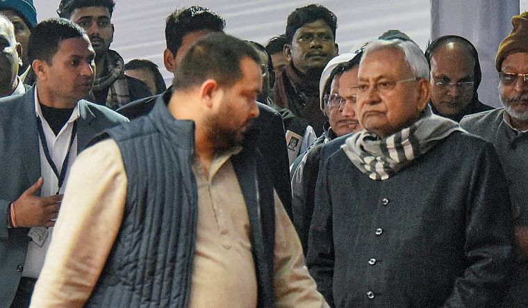 Nitish Kumar may resign today and join NDA fold to form govt after ditching Mahagathbandhan - Vimarsana News